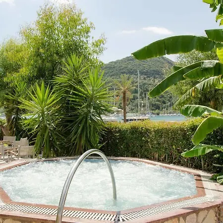 Athos Hotel