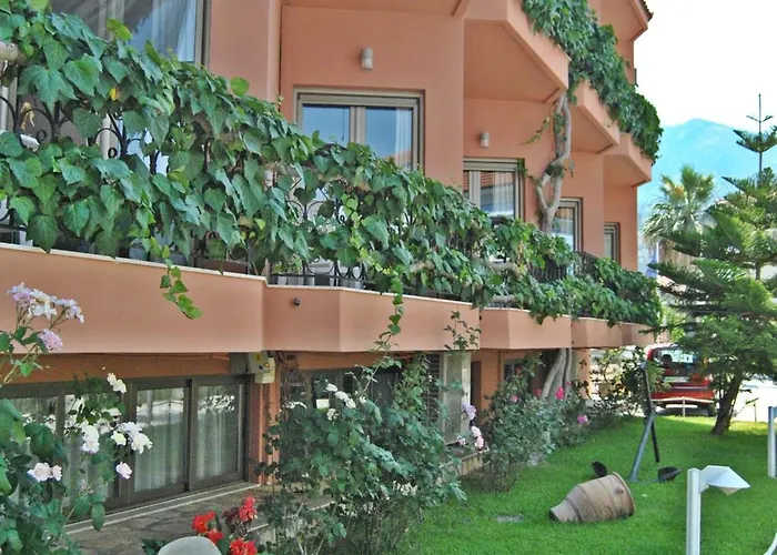 Athos 2* Nydri (Lefkada)