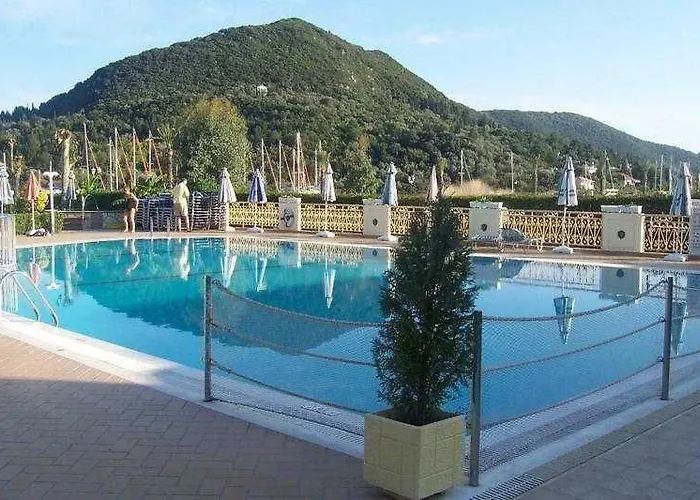 Athos Hotel 2*